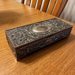 Silver jewelery box